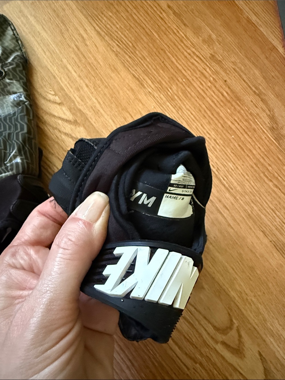 Football gloves - Picture 4 of 4